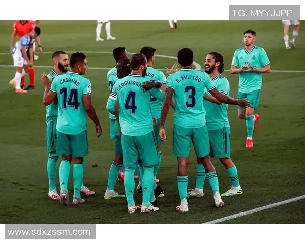 赛后分析：深圳足球队与广州足球队的团队协作表现与战术探讨